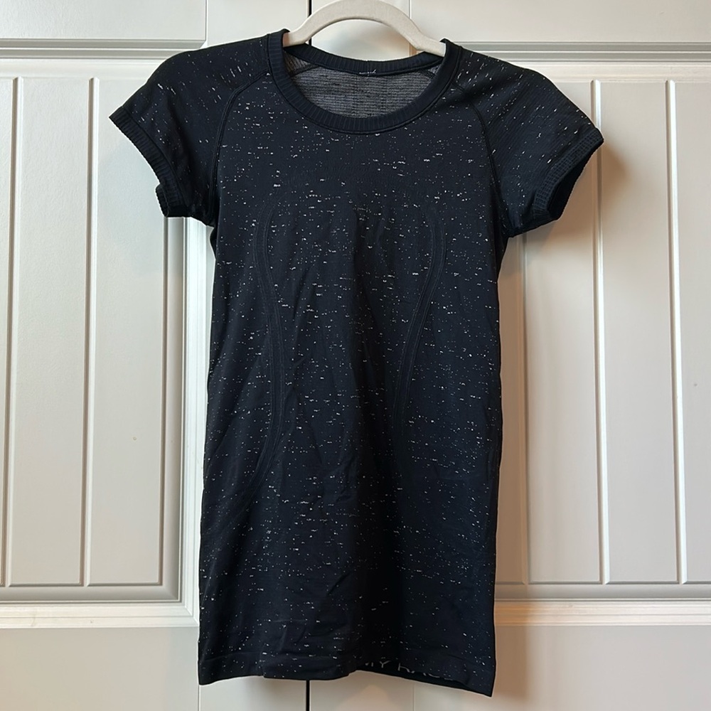 Lululemon Swiftly Tech Short Sleeve Size 4